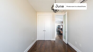 Room in Shared 4 bed/2 bath home in New York, NY - Foto de edificio - Building Photo