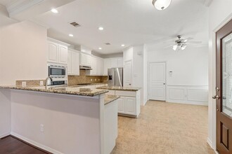 1721 W T C Jester Blvd in Houston, TX - Building Photo - Building Photo