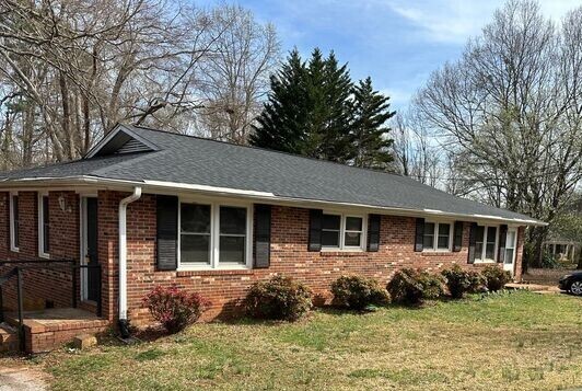 34 Montis Dr in Greenville, SC - Foto de edificio