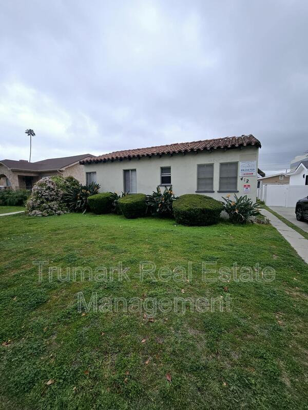 property at 412 W Wilson Ave