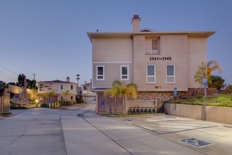 2941 Brea Blvd in Fullerton, CA - Building Photo - Building Photo