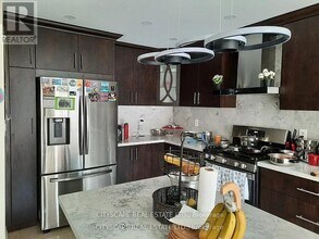 5896 Cozumel Dr in Mississauga, ON - Building Photo - Building Photo