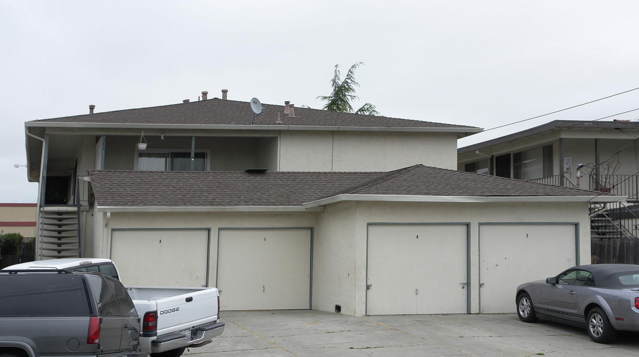 3444 Redwood Ct in Castro Valley, CA - Foto de edificio
