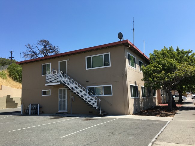 224 Wilson Ave in Vallejo, CA - Foto de edificio - Building Photo