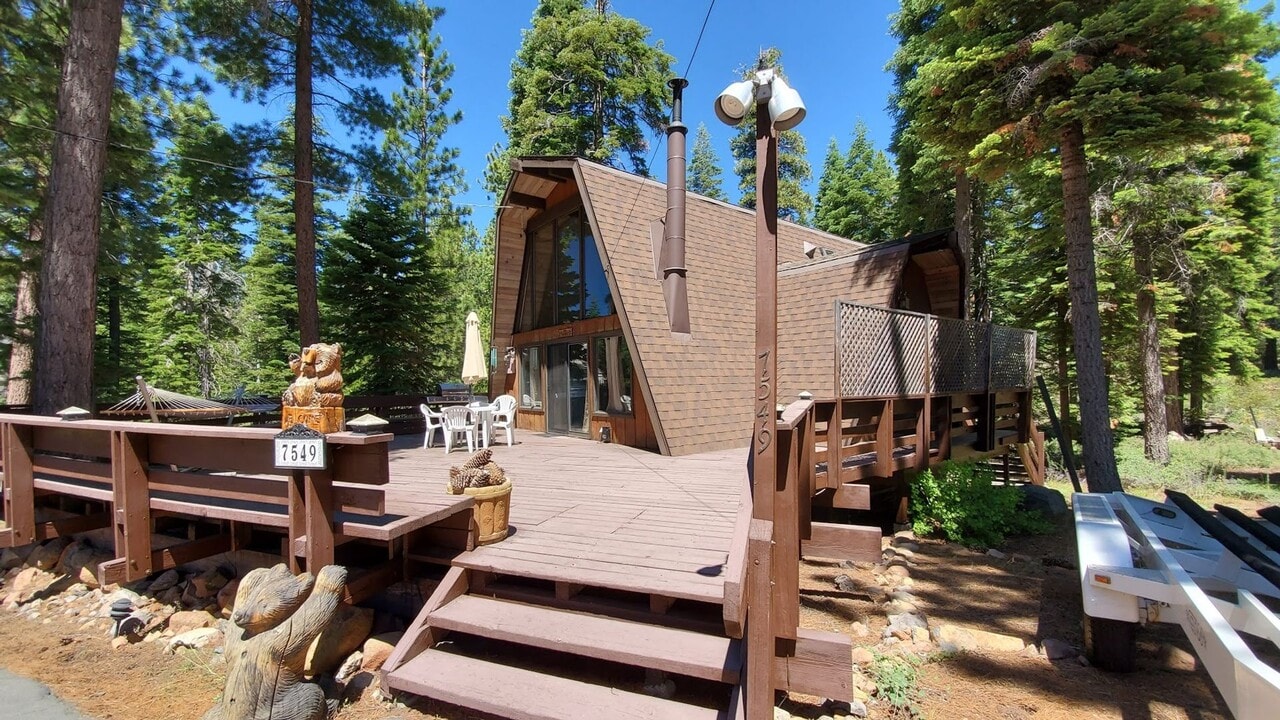 7549 Forest Glen Dr in Tahoe Vista, CA - Building Photo
