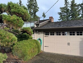 4056 134th Ave SE in Bellevue, WA - Building Photo - Building Photo