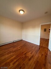 21 Robert Pl-Unit -2L in Irvington, NJ - Building Photo - Building Photo