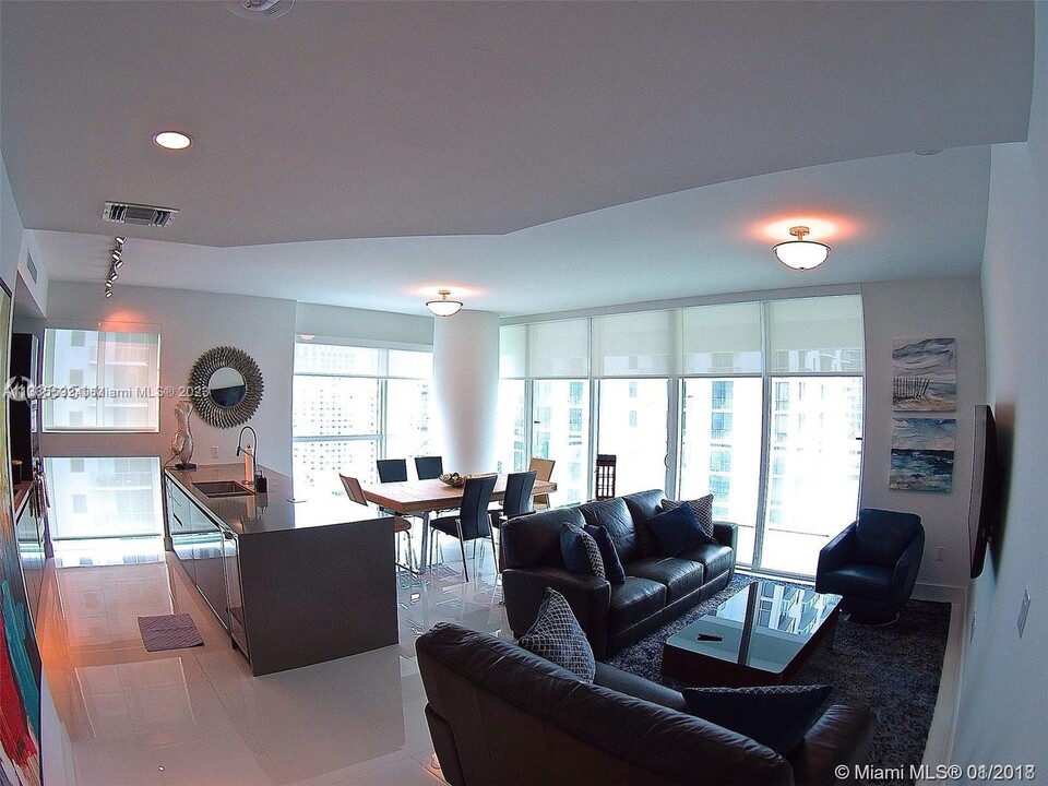 1080 Brickell Ave, Unit 3801 in Miami, FL - Building Photo