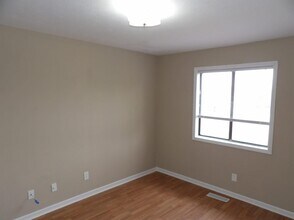 75 Ashwood Ct-Unit -1 in Frankfort, KY - Foto de edificio - Building Photo