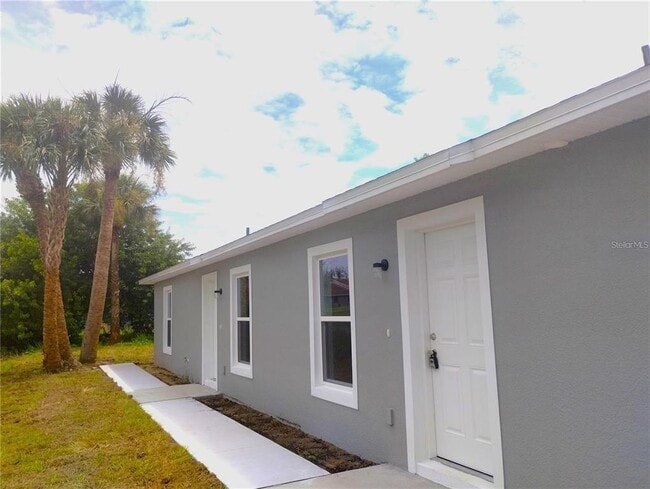 property at 798 Avenue L SE