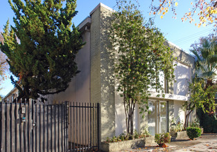 2425 Q St in Sacramento, CA - Building Photo - Building Photo