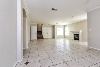 4841 Villa Elisa Cir in North Las Vegas, NV - Building Photo - Building Photo