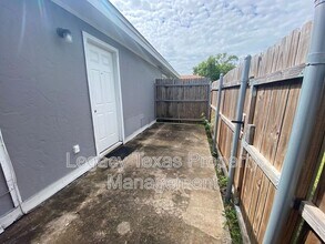 1419 W Kilpatrick St in Cleburne, TX - Building Photo - Building Photo