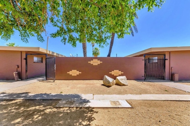 621 N 30th Pl in Phoenix, AZ - Building Photo