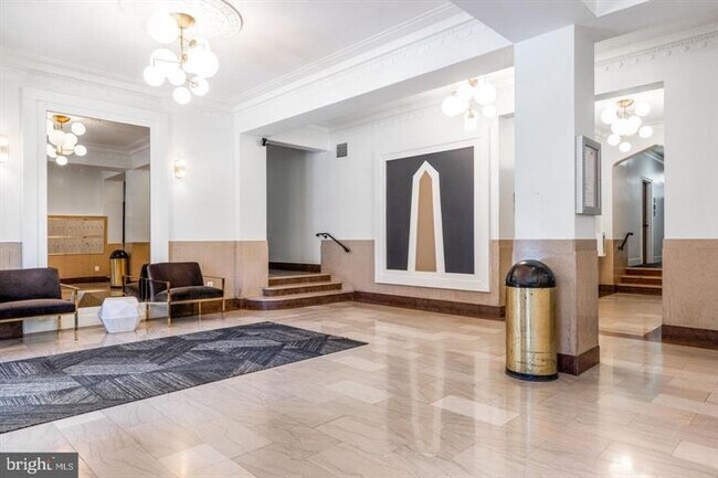 1010 25th St NW, Unit 807 in Washington, DC - Building Photo - Building Photo