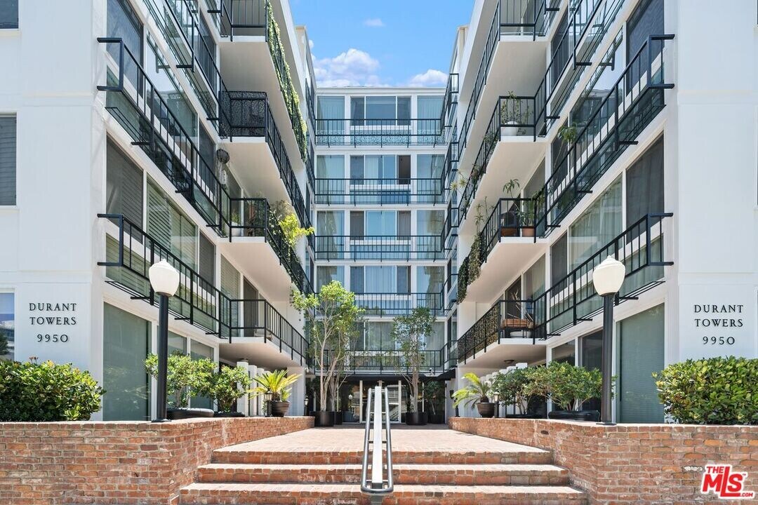9950 Durant Dr in Beverly Hills, CA - Building Photo