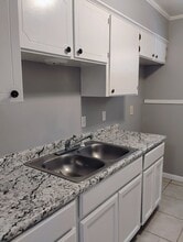 832 Holt Dr in Baton Rouge, LA - Building Photo - Building Photo