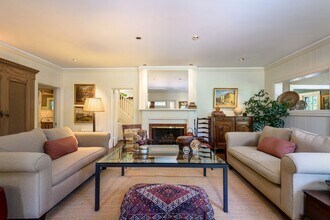64 Mulberry Ln in Atherton, CA - Building Photo - Building Photo