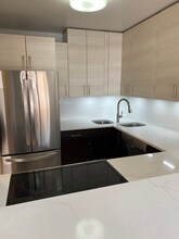 3660 N Lake Shore Dr, Unit 1010 in Chicago, IL - Building Photo - Building Photo