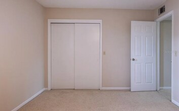 9013 Tudor Dr in Tampa, FL - Building Photo - Building Photo