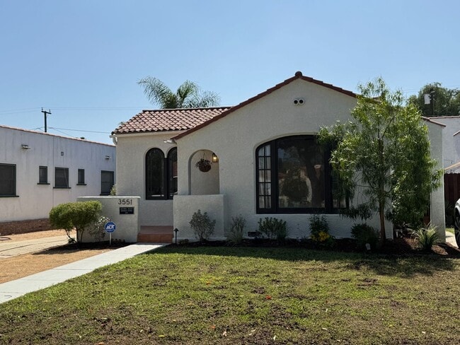 3551 Lemon Ave in Long Beach, CA - Building Photo - Building Photo