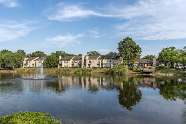 Reflection Pointe in Flowood, MS - Foto de edificio - Building Photo