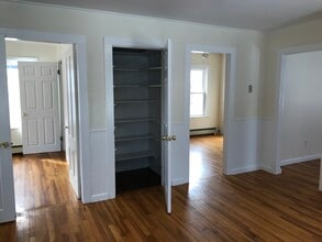 8 Myrtle St, Unit 2nd Floorq in Beverly, MA - Foto de edificio - Building Photo