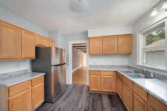 817 Dorchester Ave SW in Grand Rapids, MI - Building Photo - Building Photo