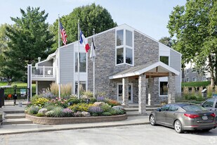 Weston Park Apartments in Des Moines, IA - Building Photo