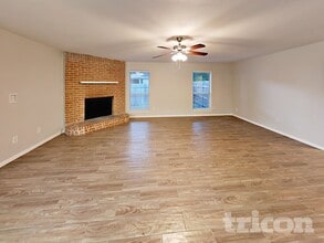 836 Greenridge Dr in Arlington, TX - Foto de edificio - Building Photo