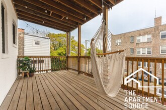 3109 W Augusta Blvd, Unit 1R in Chicago, IL - Foto de edificio - Building Photo