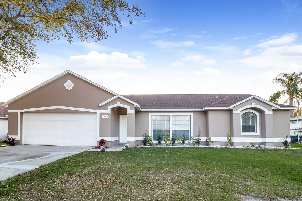 4210 Red Bird Ave in St. Cloud, FL - Building Photo