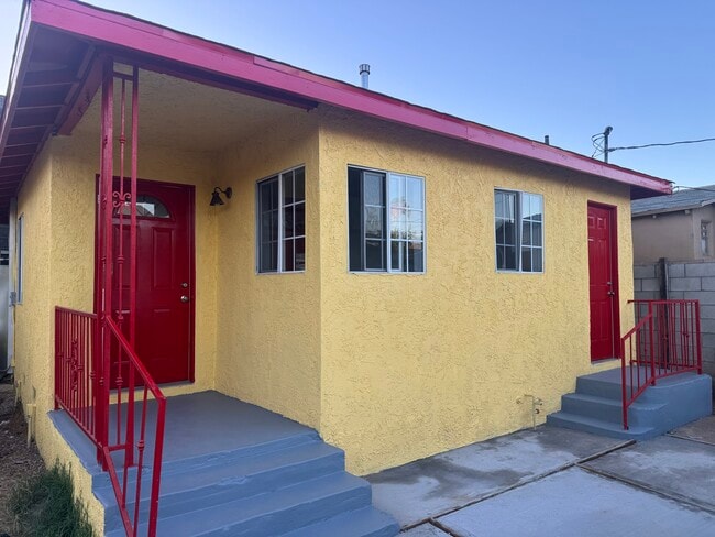 225 1/2 N Townsend Ave, Unit 1 in Los Angeles, CA - Foto de edificio - Building Photo