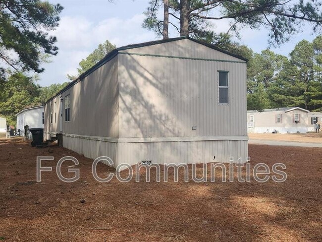 2027 Keith Ln in Selma, NC - Building Photo - Building Photo