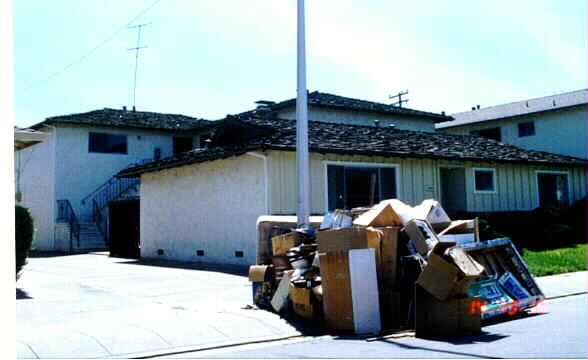 2844 Malabar Ave in Santa Clara, CA - Foto de edificio - Building Photo