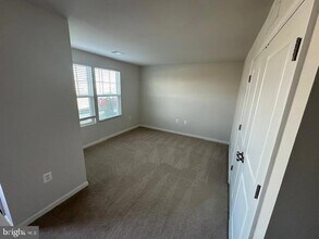 179 Presidents Pointe Ave in Ranson, WV - Building Photo - Building Photo