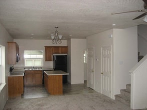 248 Hiatt Ln in Central Point, OR - Building Photo - Building Photo