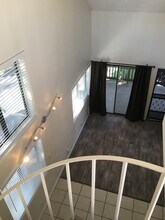 27646 Nugget Dr, Unit Canyon Country Condo #8 in Santa Clarita, CA - Building Photo - Building Photo