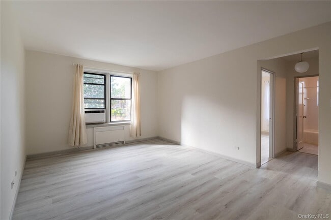 170-06 Crocheron Ave in Queens, NY - Building Photo - Building Photo