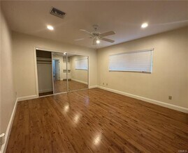 16830 Wyandotte St in Los Angeles, CA - Building Photo - Building Photo