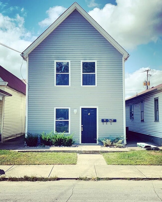 property at 615 E 5th St