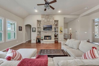 303 Palos Verdes Dr in Lakeway, TX - Building Photo - Building Photo