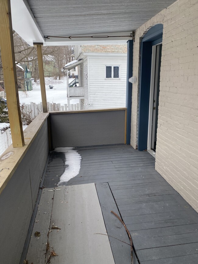 10 Brandt Pl, Unit 2A in Amsterdam, NY - Foto de edificio - Building Photo