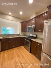 8 Wayside Dr in Hopkinton, MA - Building Photo - Building Photo