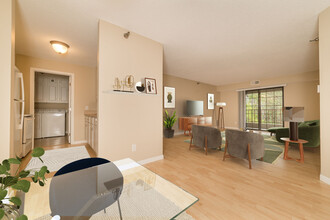 Heritage Park Apartments in Chanhassen, MN - Building Photo - Building Photo