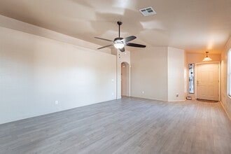 5409 S 15th Way in Phoenix, AZ - Building Photo - Building Photo