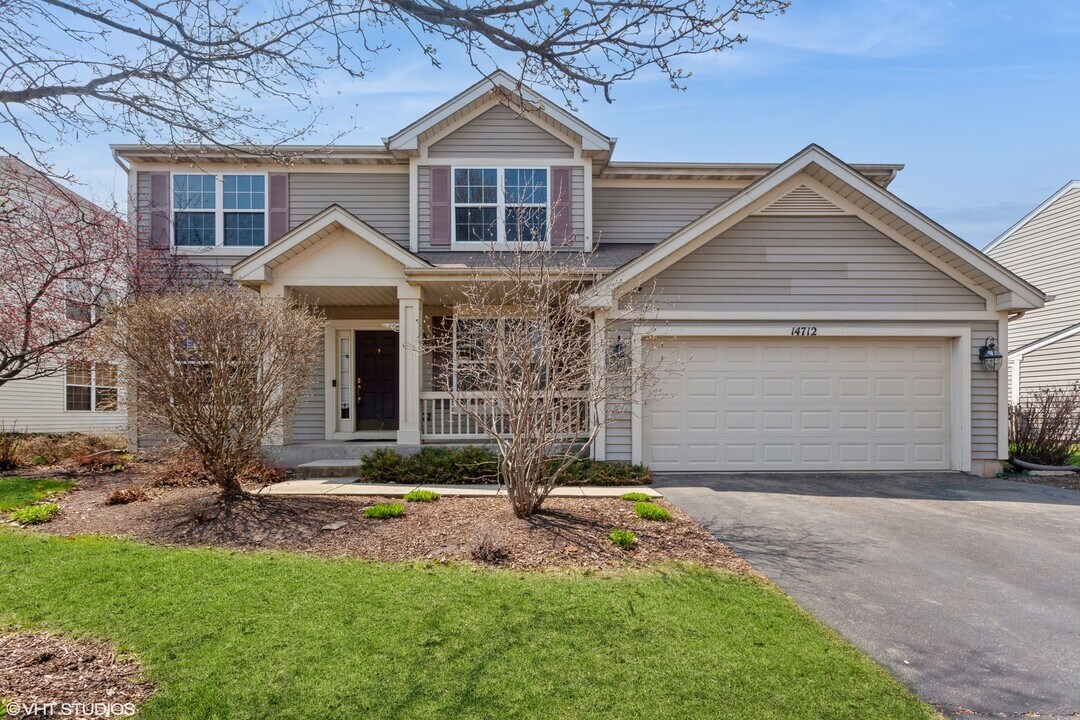 14712 Independence Dr in Plainfield, IL - Building Photo