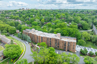 Cochran Hall Condominium in Pittsburgh, PA - Foto de edificio - Building Photo