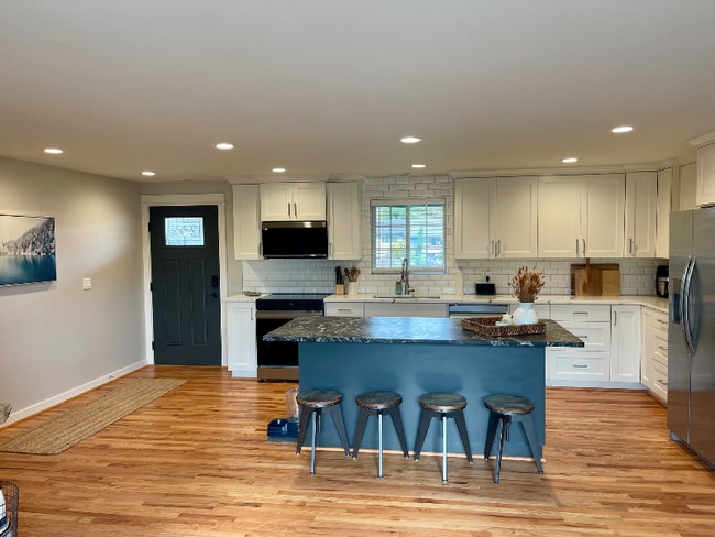 305 Rosewood St in Woodland, WA - Foto de edificio - Building Photo