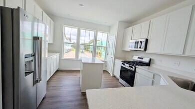 525 Red Oak Cir in Volo, IL - Building Photo - Building Photo
